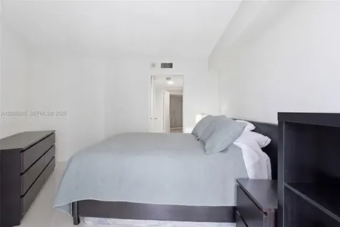 19195 NE Mystic Pointe Drive Aventura FL 33180