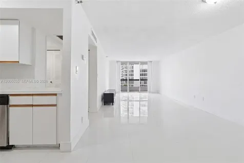19195 NE Mystic Pointe Drive Aventura FL 33180