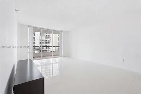 19195 NE Mystic Pointe Drive Aventura FL 33180