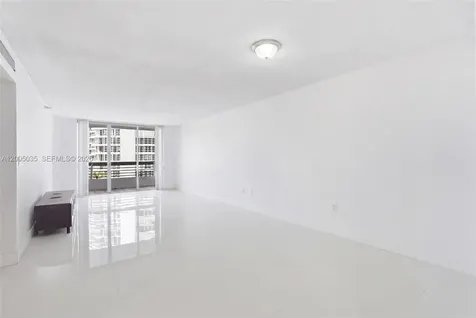 19195 NE Mystic Pointe Drive Aventura FL 33180