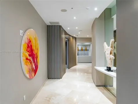 10275 Collins Avenue Bal Harbour FL 33154
