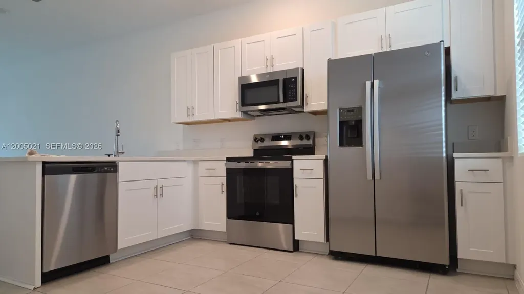 3230 Skyline Loop Kissimmee FL 34758