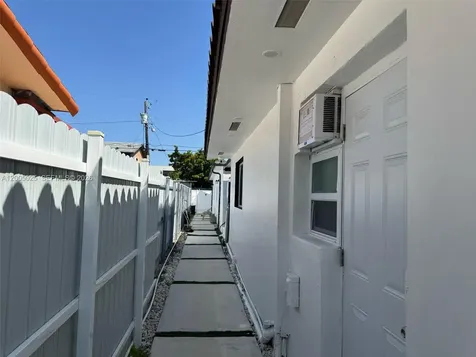 729 E 23rd Street Hialeah FL 33013