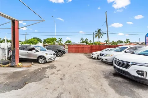4245 E 8th Avenue Hialeah FL 33013
