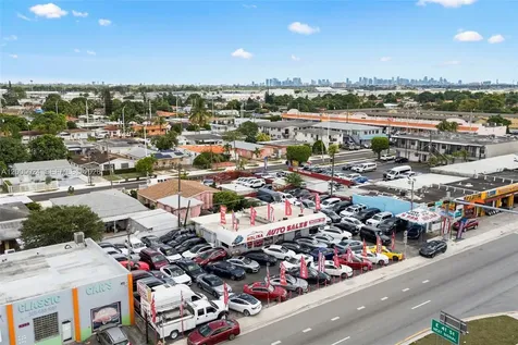 4245 E 8th Avenue Hialeah FL 33013