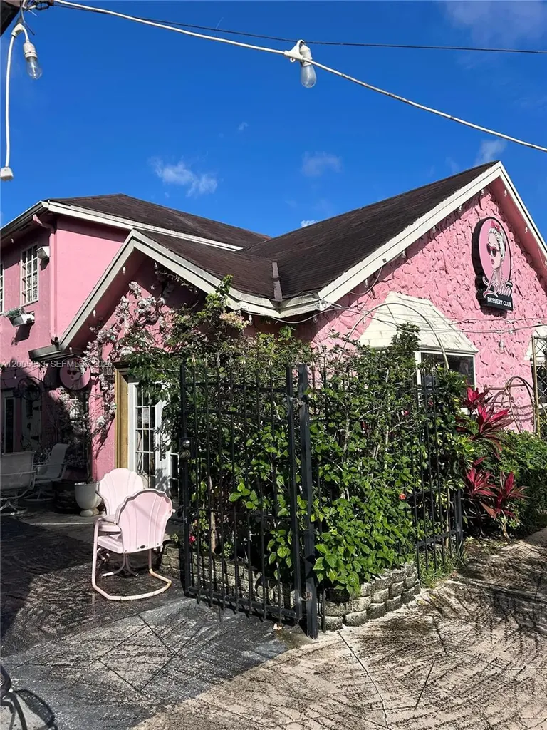 17840 W Dixie Highway North Miami Beach FL 33160