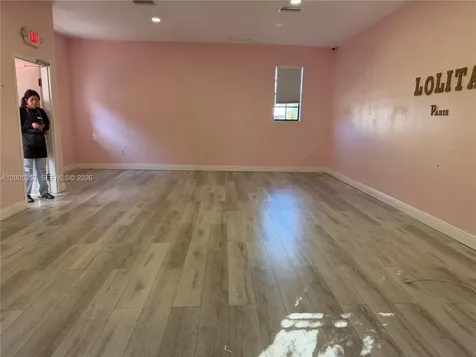 17840 W Dixie Highway North Miami Beach FL 33160
