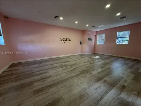 17840 W Dixie Highway North Miami Beach FL 33160