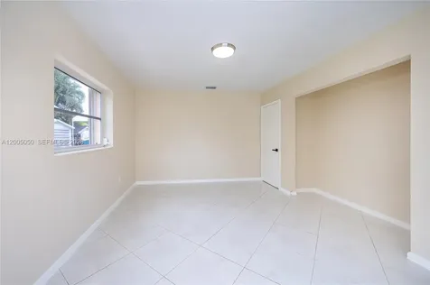 9411 SW 185th Terrace Cutler Bay FL 33157