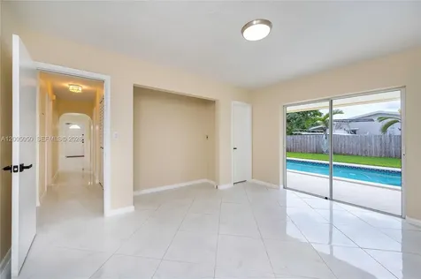 9411 SW 185th Terrace Cutler Bay FL 33157