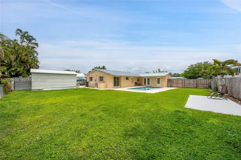 9411 SW 185th Terrace Cutler Bay FL 33157