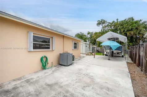 9411 SW 185th Terrace Cutler Bay FL 33157