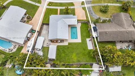 9411 SW 185th Terrace Cutler Bay FL 33157