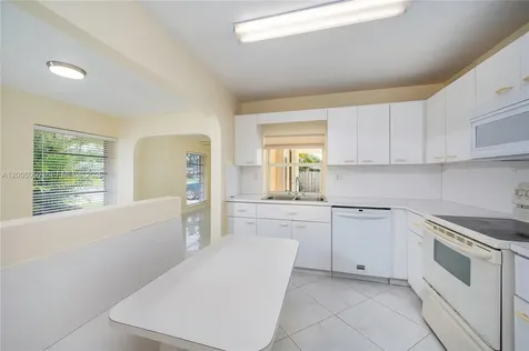 9411 SW 185th Terrace Cutler Bay FL 33157