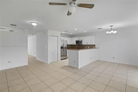 330 SW 2nd Avenue Hallandale Beach FL 33009