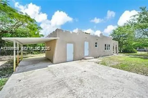 1301 Sharar Avenue Opa-Locka FL 33054