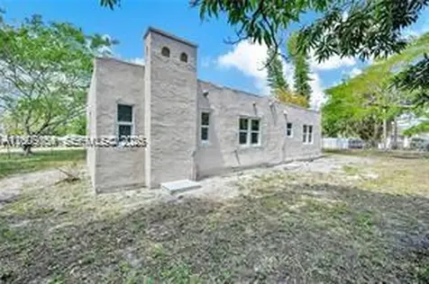 1301 Sharar Avenue Opa-Locka FL 33054
