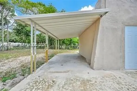 1301 Sharar Avenue Opa-Locka FL 33054