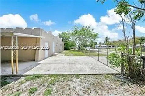1301 Sharar Avenue Opa-Locka FL 33054