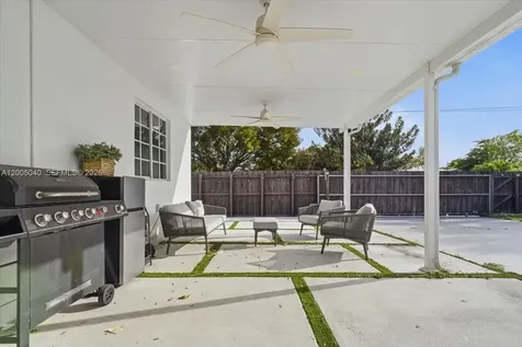 740 SW 7th Avenue Hallandale Beach FL 33009