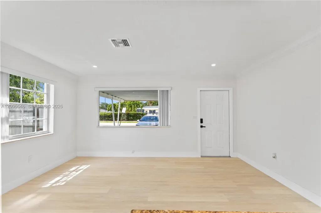 6408 Pierce Street Hollywood FL 33024