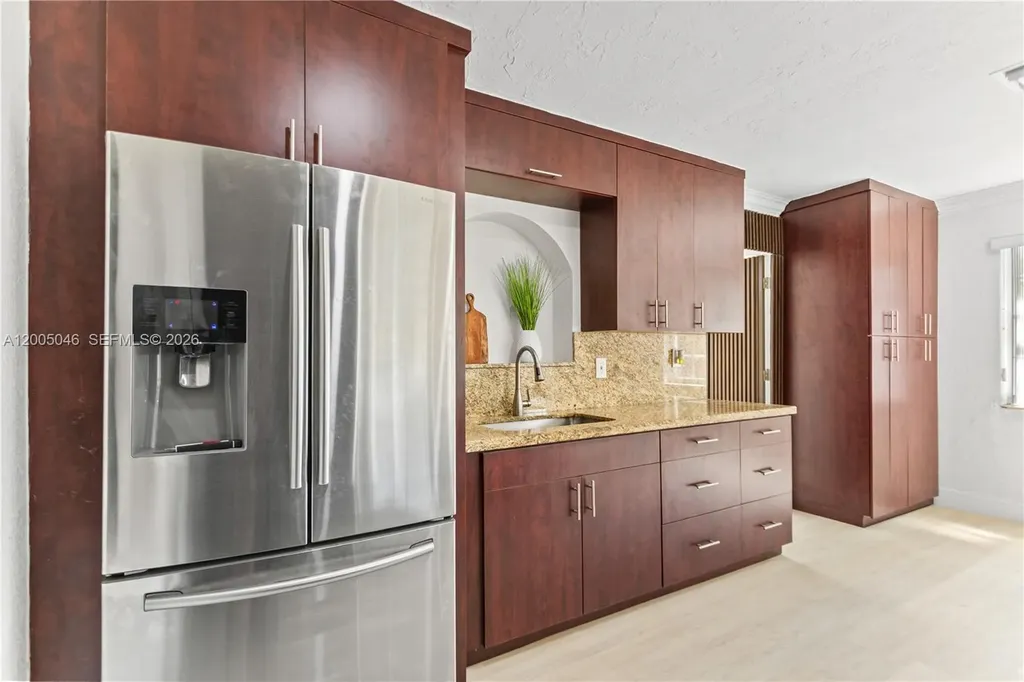 6408 Pierce Street Hollywood FL 33024