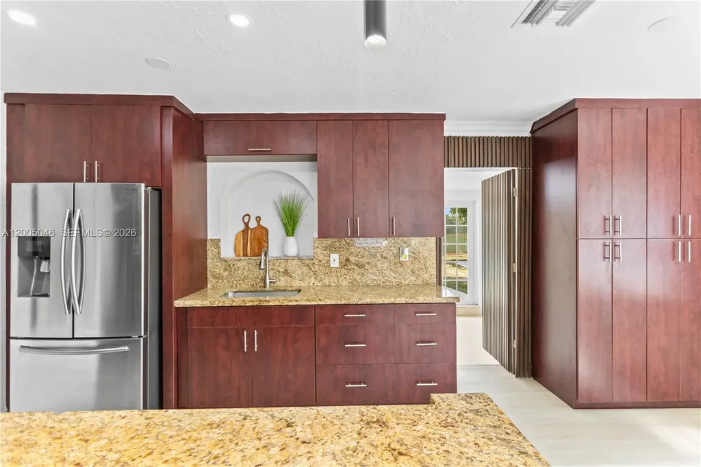 6408 Pierce Street Hollywood FL 33024