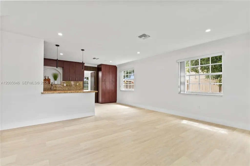 6408 Pierce Street Hollywood FL 33024