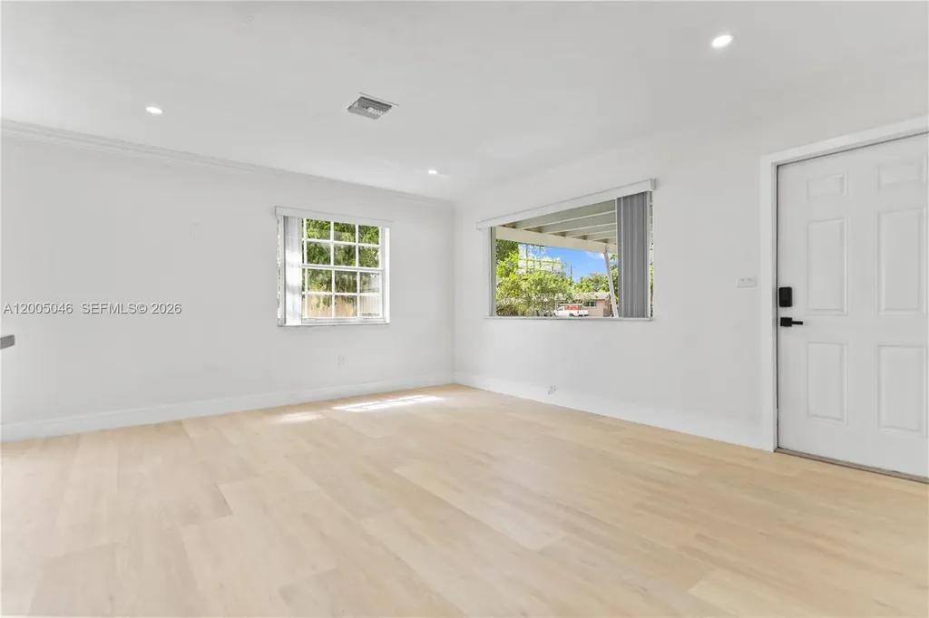 6408 Pierce Street Hollywood FL 33024