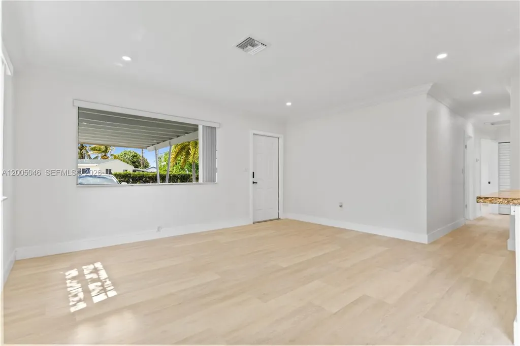 6408 Pierce Street Hollywood FL 33024