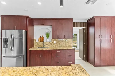 6408 Pierce Street Hollywood FL 33024