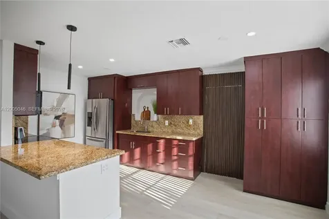 6408 Pierce Street Hollywood FL 33024