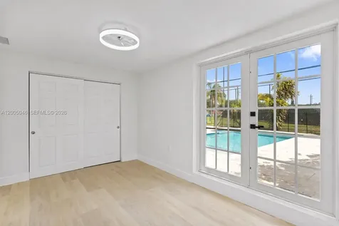 6408 Pierce Street Hollywood FL 33024