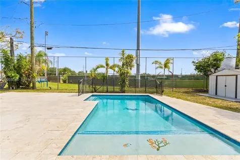 6408 Pierce Street Hollywood FL 33024