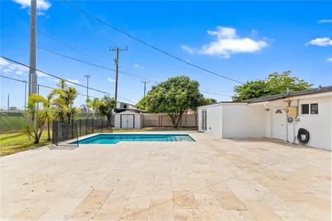6408 Pierce Street Hollywood FL 33024