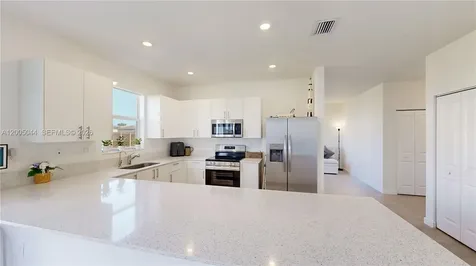 2333 SE 28th Court Homestead FL 33035
