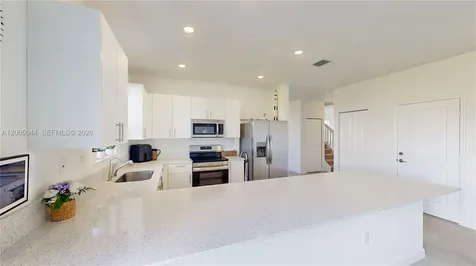 2333 SE 28th Court Homestead FL 33035