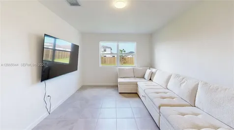 2333 SE 28th Court Homestead FL 33035