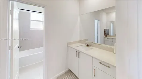 2333 SE 28th Court Homestead FL 33035