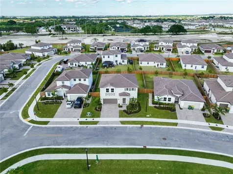 2333 SE 28th Court Homestead FL 33035