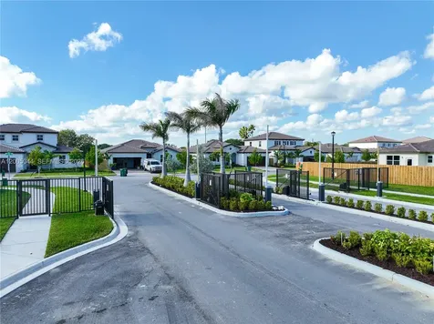 2333 SE 28th Court Homestead FL 33035