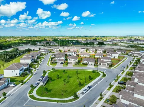 2333 SE 28th Court Homestead FL 33035