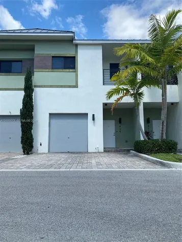 909 NW 45th Terrace Plantation FL 33317