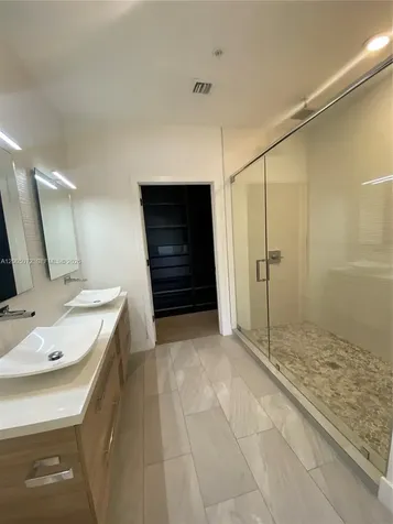 909 NW 45th Terrace Plantation FL 33317