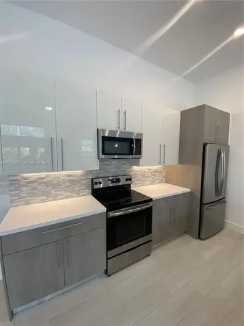 909 NW 45th Terrace Plantation FL 33317