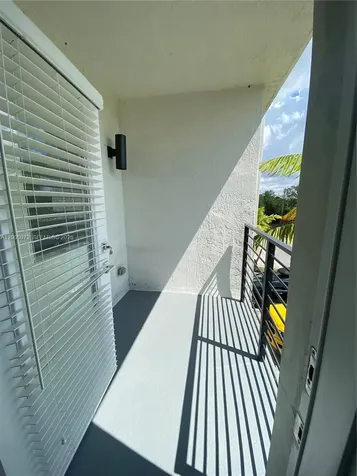 909 NW 45th Terrace Plantation FL 33317