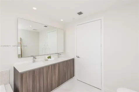 488 NE 18th Street Miami FL 33132