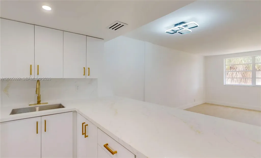 1333 E Hallandale Beach Boulevard Hallandale Beach FL 33009