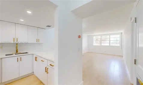 1333 E Hallandale Beach Boulevard Hallandale Beach FL 33009