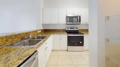 2929 SE 2nd Street Homestead FL 33033
